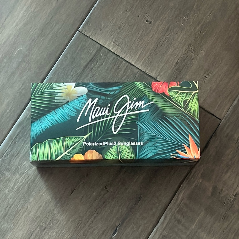 Maui Jim MANA‘OLANA Sunglasses Brand New in Box Shiny Trans Grey with Silver - Picture 2 of 5